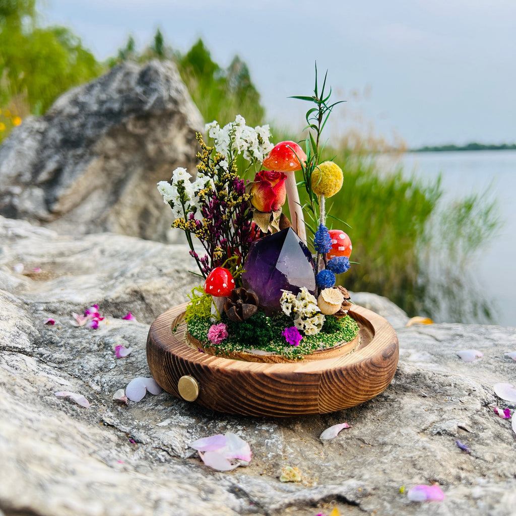 Mystical Purple Crystal Garden Lamp: The Ultimate Birthday or Anniversary Surprise