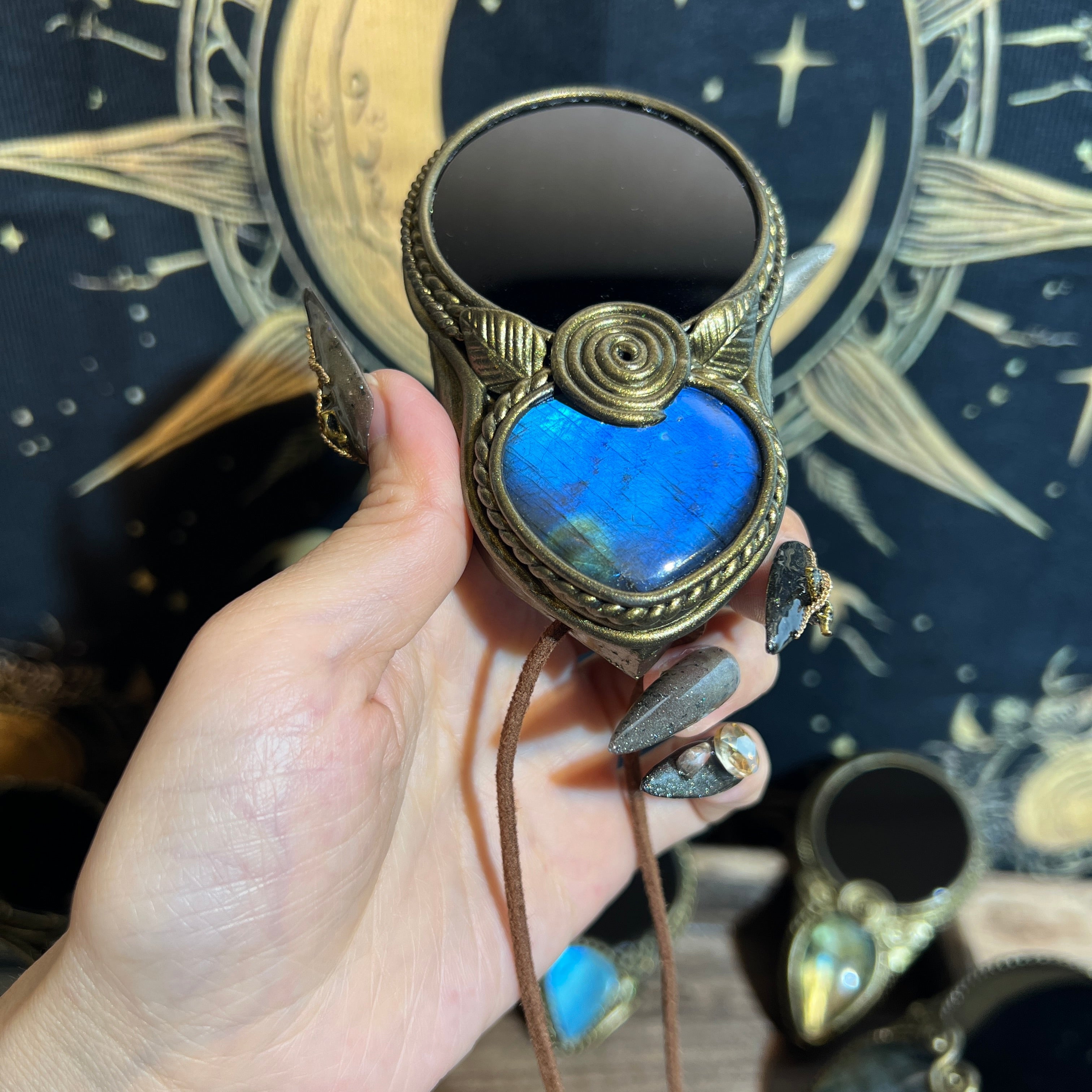 Handmade Natural Black Obsidian Scrying Mirror pendant/Magic Obsidian Witch Mirror/Crystal Quartz Mirror/Manifest Altar Tool
