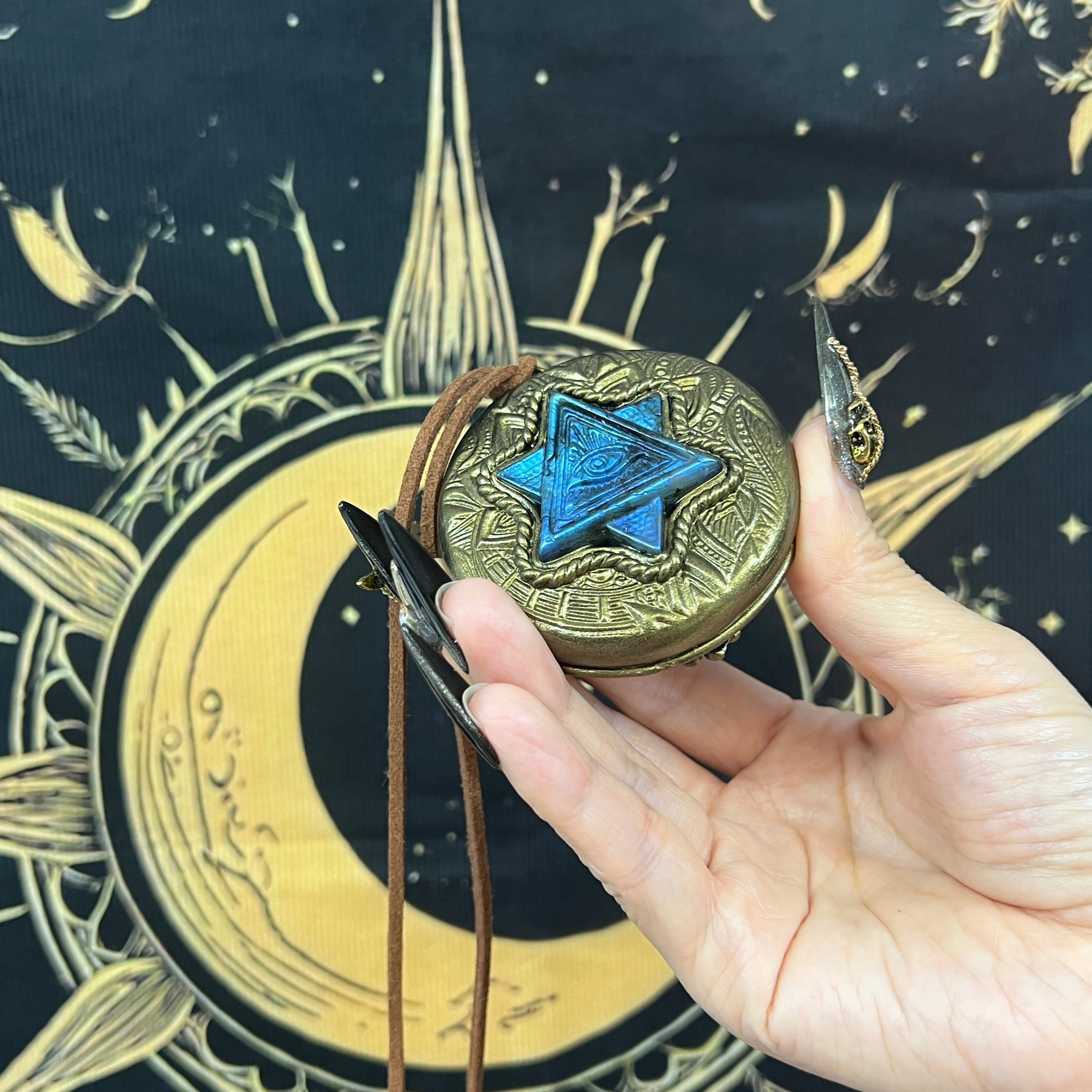 Handmade Natural Black Obsidian Scrying Mirror pendant/Magic Obsidian Witch Mirror/Crystal Quartz Mirror/Manifest Altar Tool