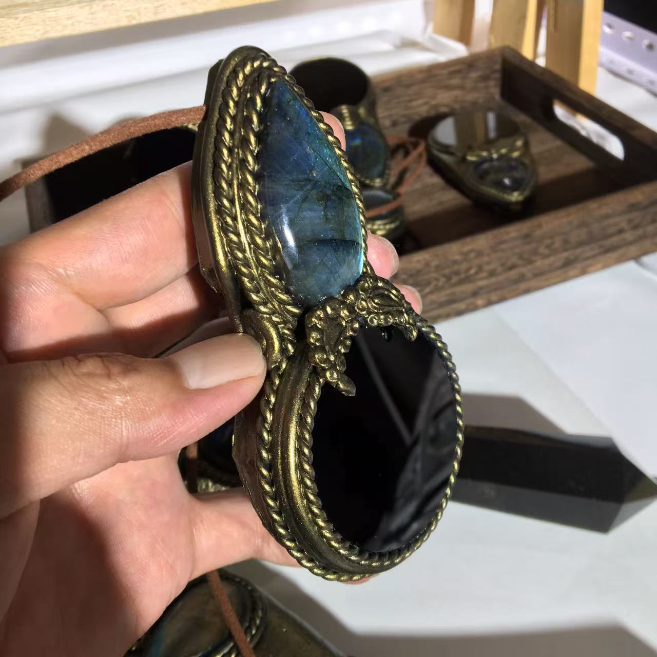 Handmade Natural Black Obsidian Scrying Mirror pendant/Magic Obsidian Witch Mirror/Crystal Quartz Mirror/Manifest Altar Tool