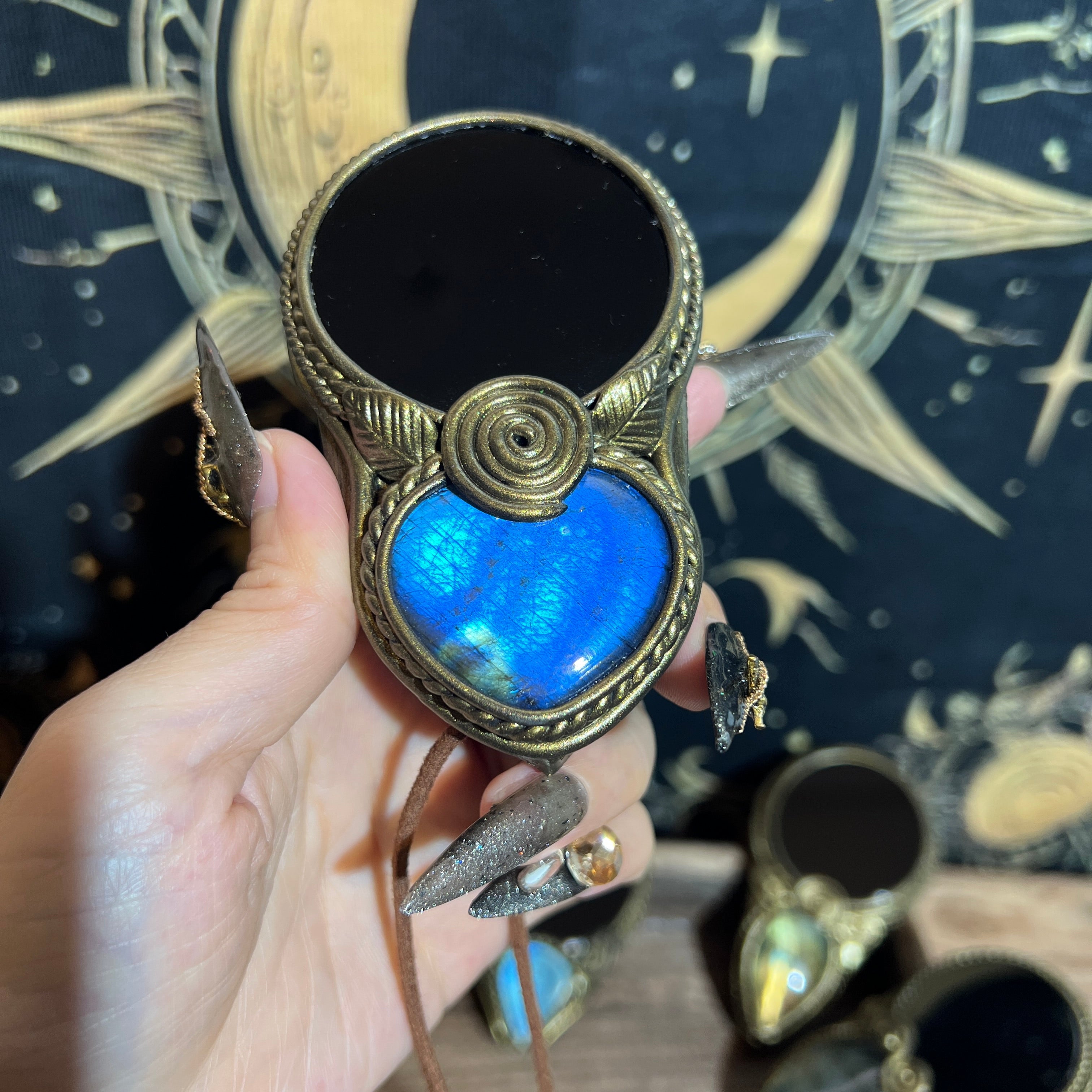 Handmade Natural Black Obsidian Scrying Mirror pendant/Magic Obsidian Witch Mirror/Crystal Quartz Mirror/Manifest Altar Tool