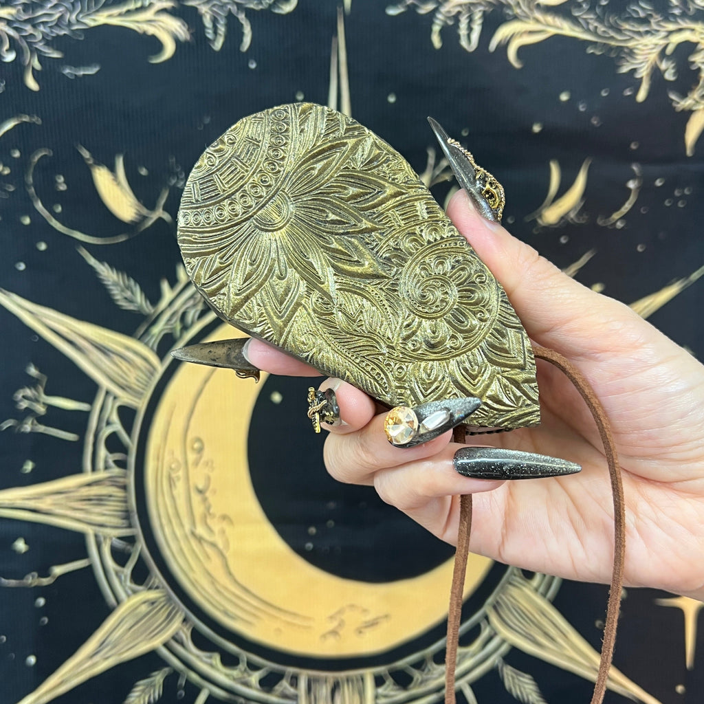 Handmade Natural Black Obsidian Scrying Mirror pendant/Magic Obsidian Witch Mirror/Crystal Quartz Mirror/Manifest Altar Tool