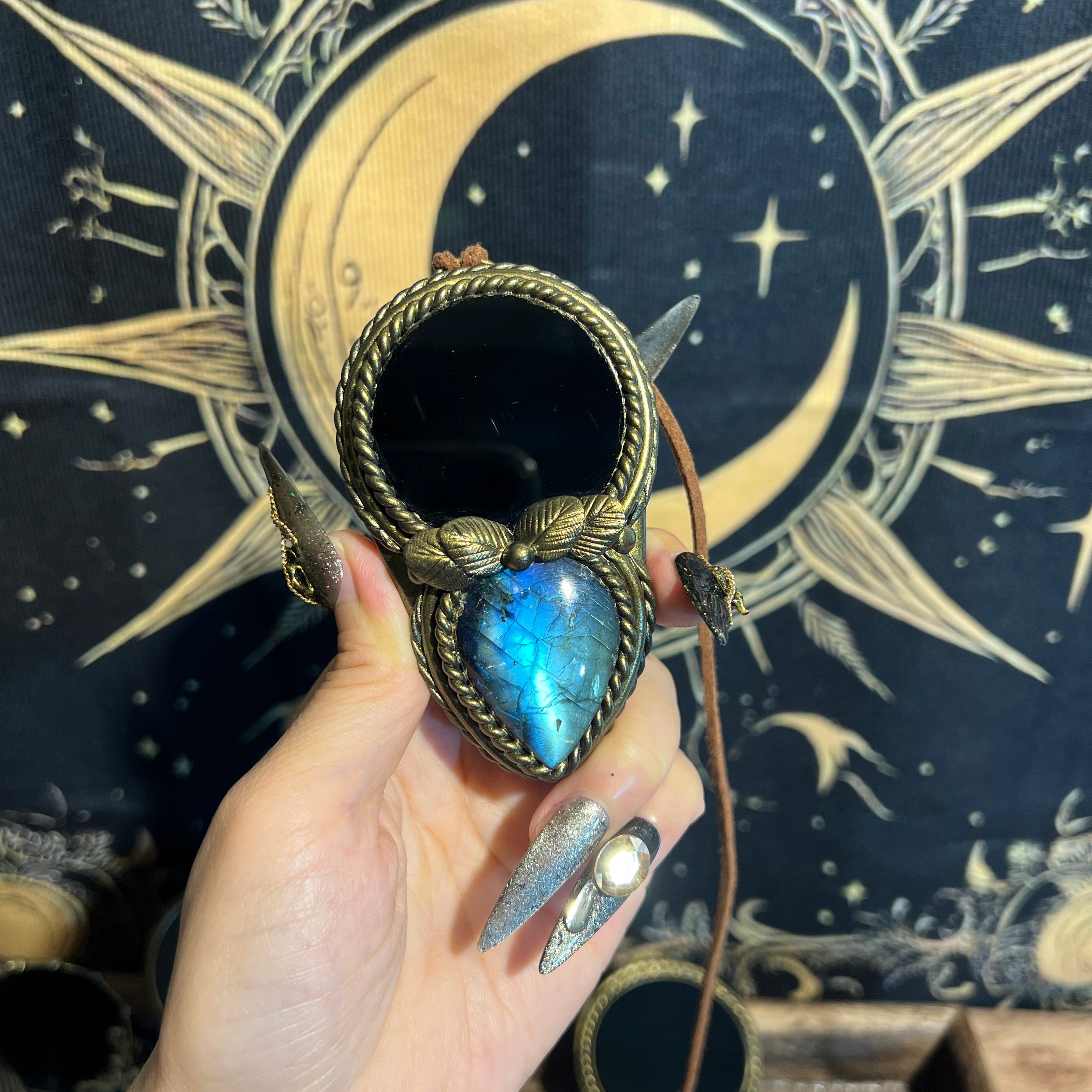 Handmade Natural Black Obsidian Scrying Mirror pendant/Magic Obsidian Witch Mirror/Crystal Quartz Mirror/Manifest Altar Tool