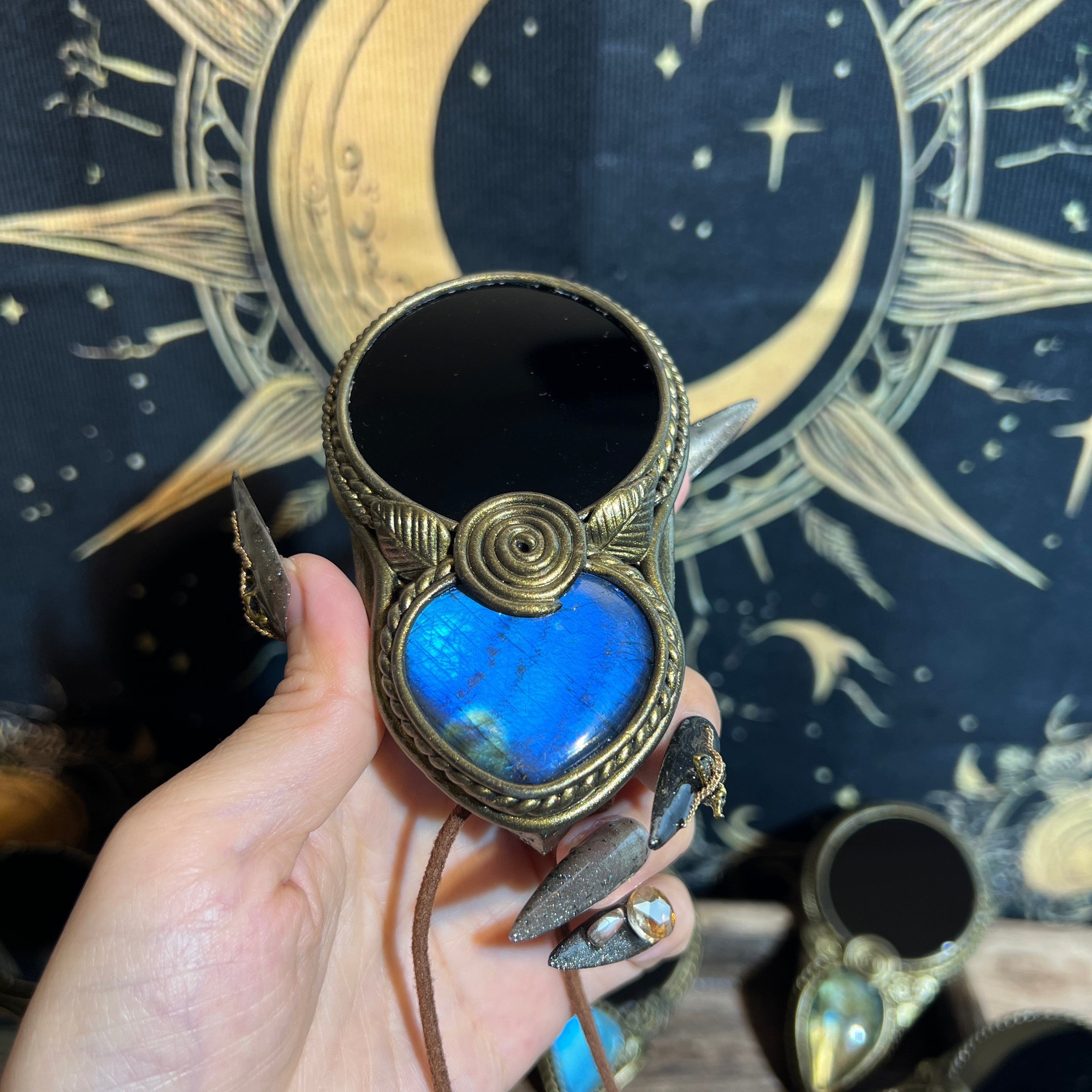 Handmade Natural Black Obsidian Scrying Mirror pendant/Magic Obsidian Witch Mirror/Crystal Quartz Mirror/Manifest Altar Tool