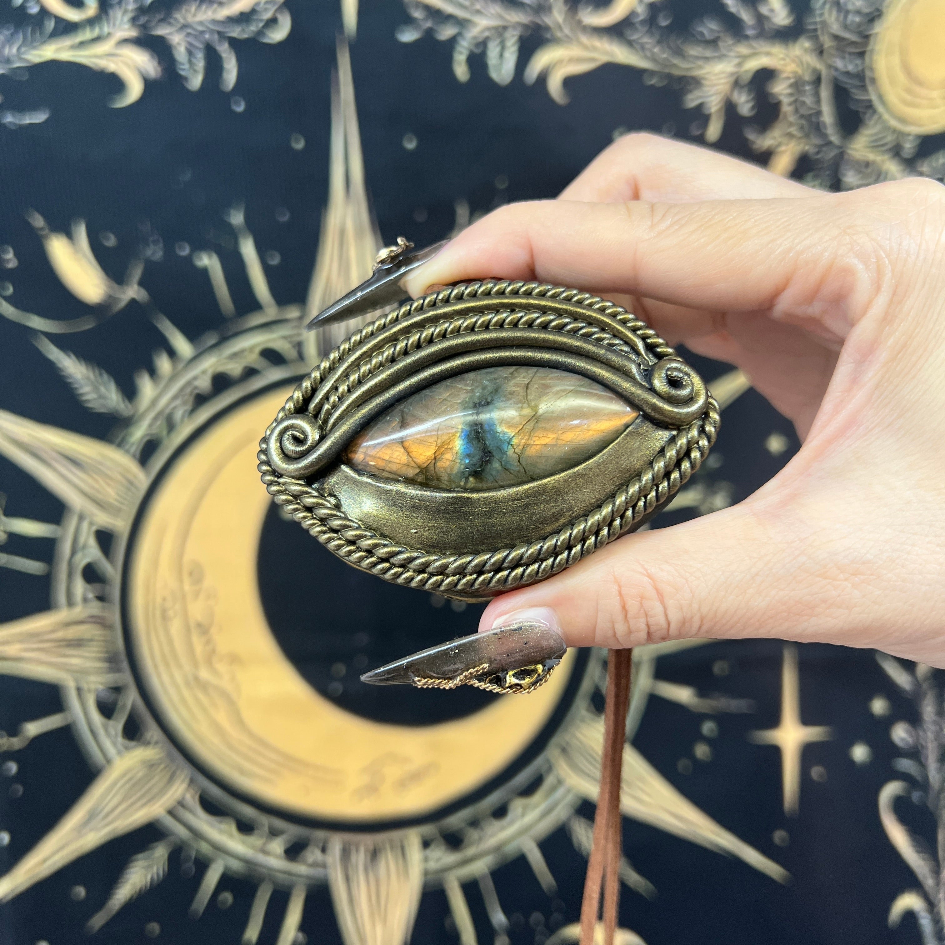 Handmade Natural Black Obsidian Scrying Mirror pendant/Magic Obsidian Witch Mirror/Crystal Quartz Mirror/Manifest Altar Tool