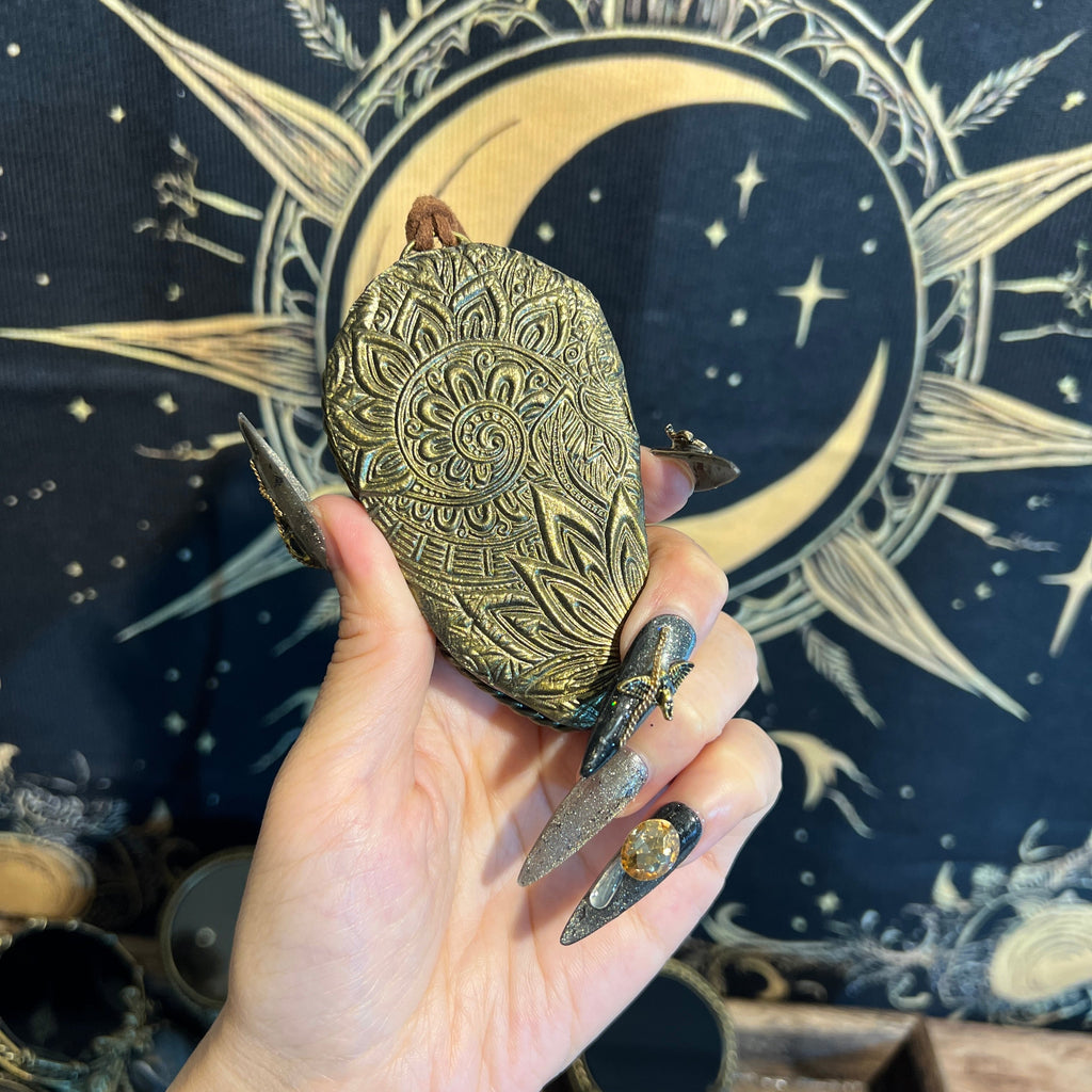 Handmade Natural Black Obsidian Scrying Mirror pendant/Magic Obsidian Witch Mirror/Crystal Quartz Mirror/Manifest Altar Tool