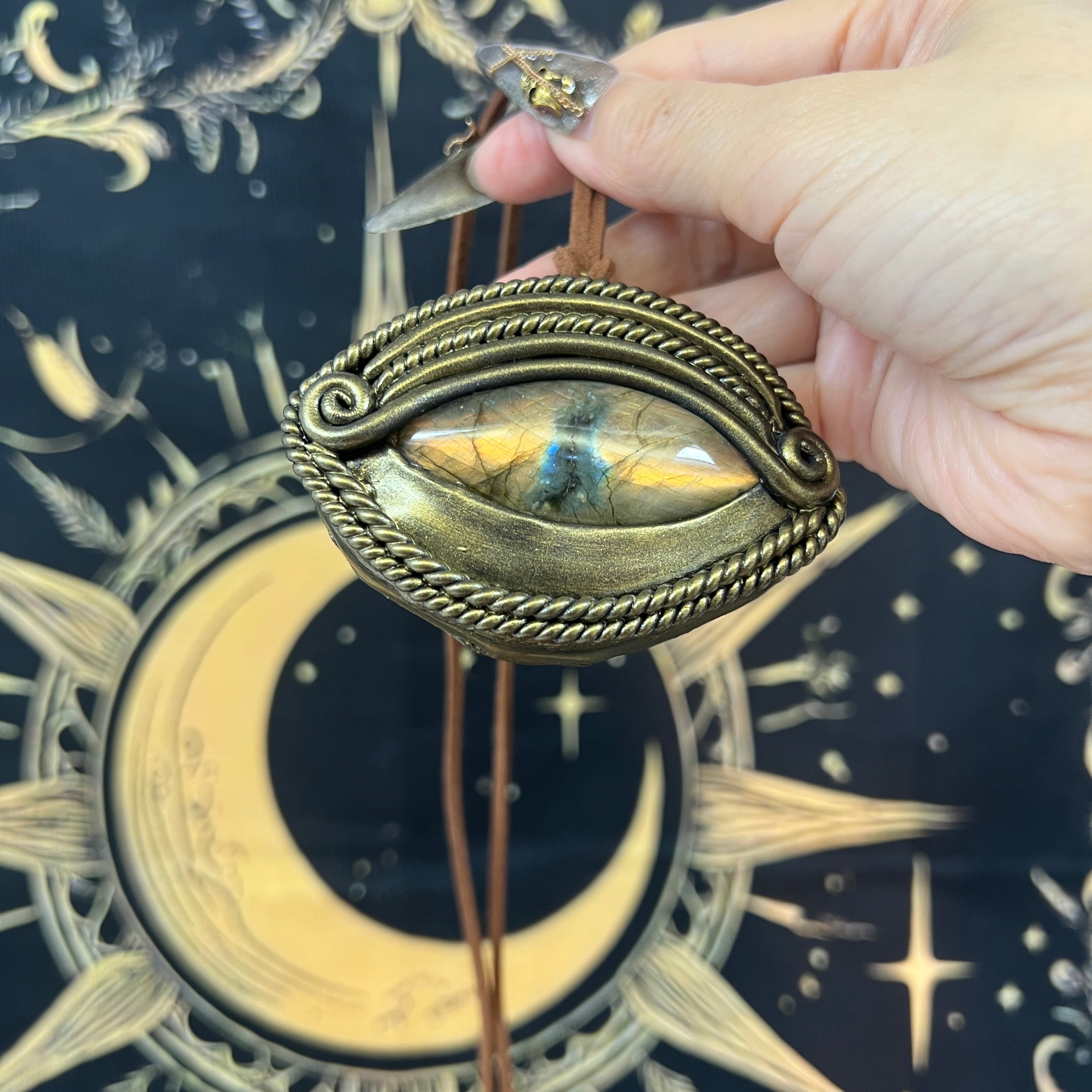 Handmade Natural Black Obsidian Scrying Mirror pendant/Magic Obsidian Witch Mirror/Crystal Quartz Mirror/Manifest Altar Tool