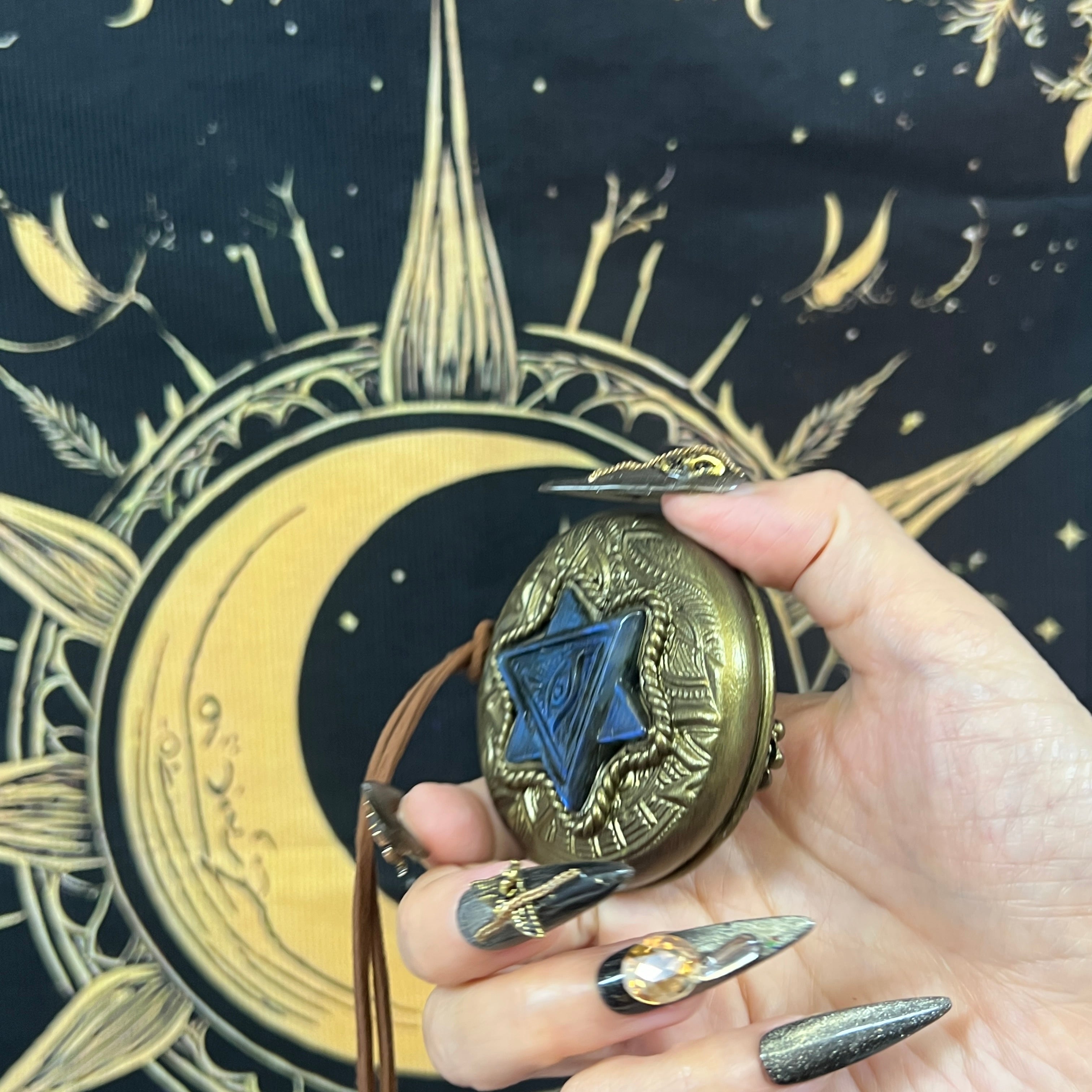 Handmade Natural Black Obsidian Scrying Mirror pendant/Magic Obsidian Witch Mirror/Crystal Quartz Mirror/Manifest Altar Tool