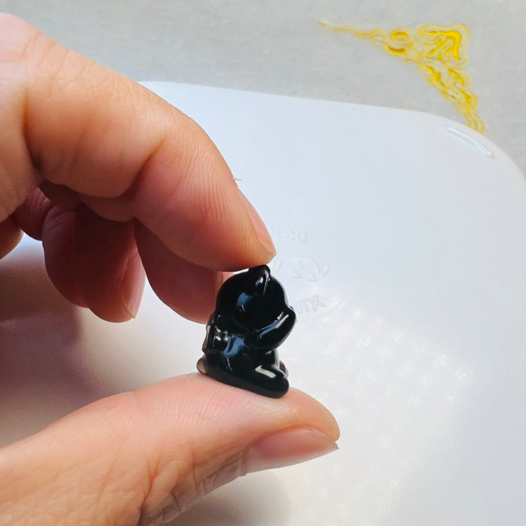 Mini Silver obsidian Bear Doesn't look Carving crystal carving