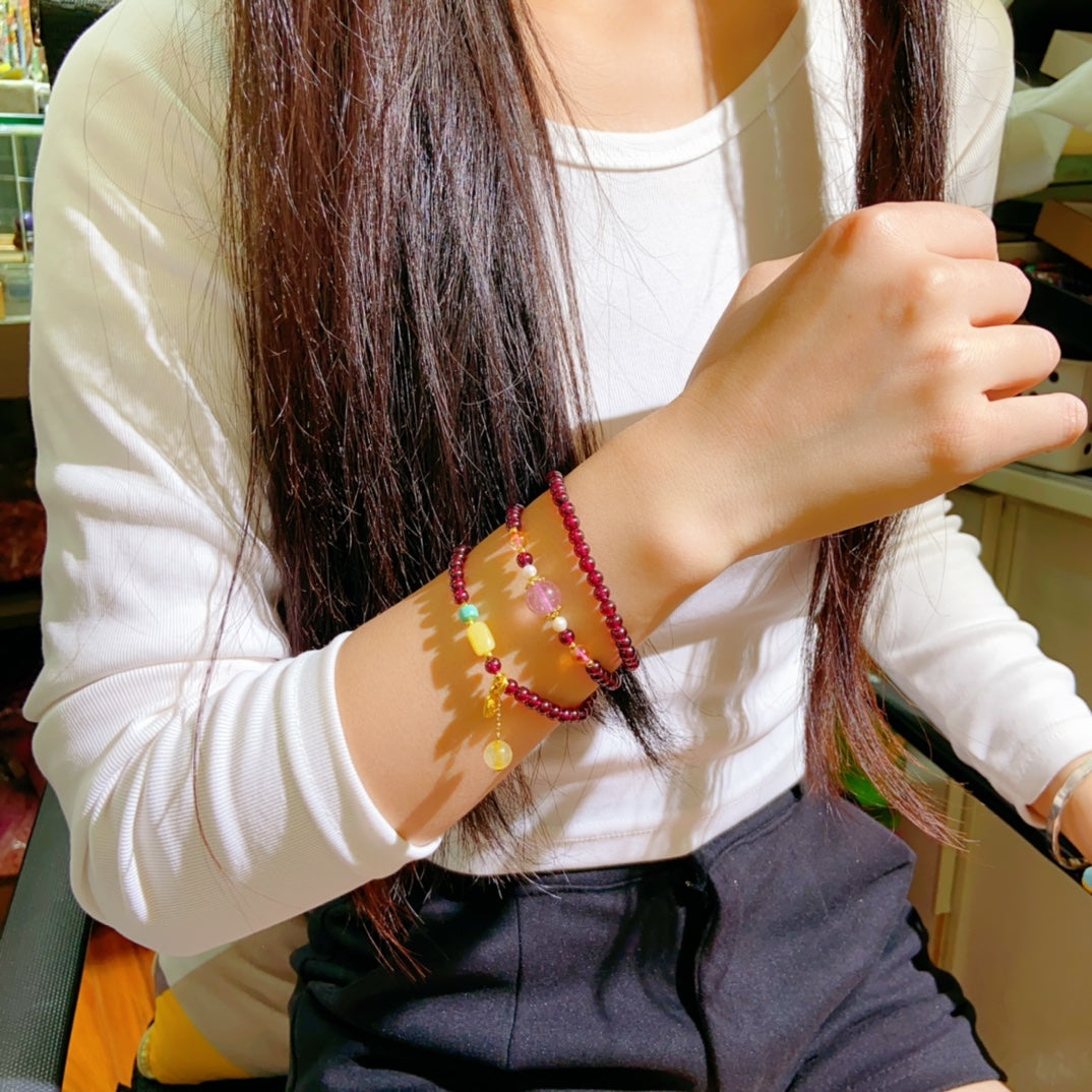 High-quality Natural garnet Triple-Layer Bracelet Original Design Bracelet